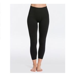 NEW SPANX Look At Me Now Crop Seamless Leggings, M, black
